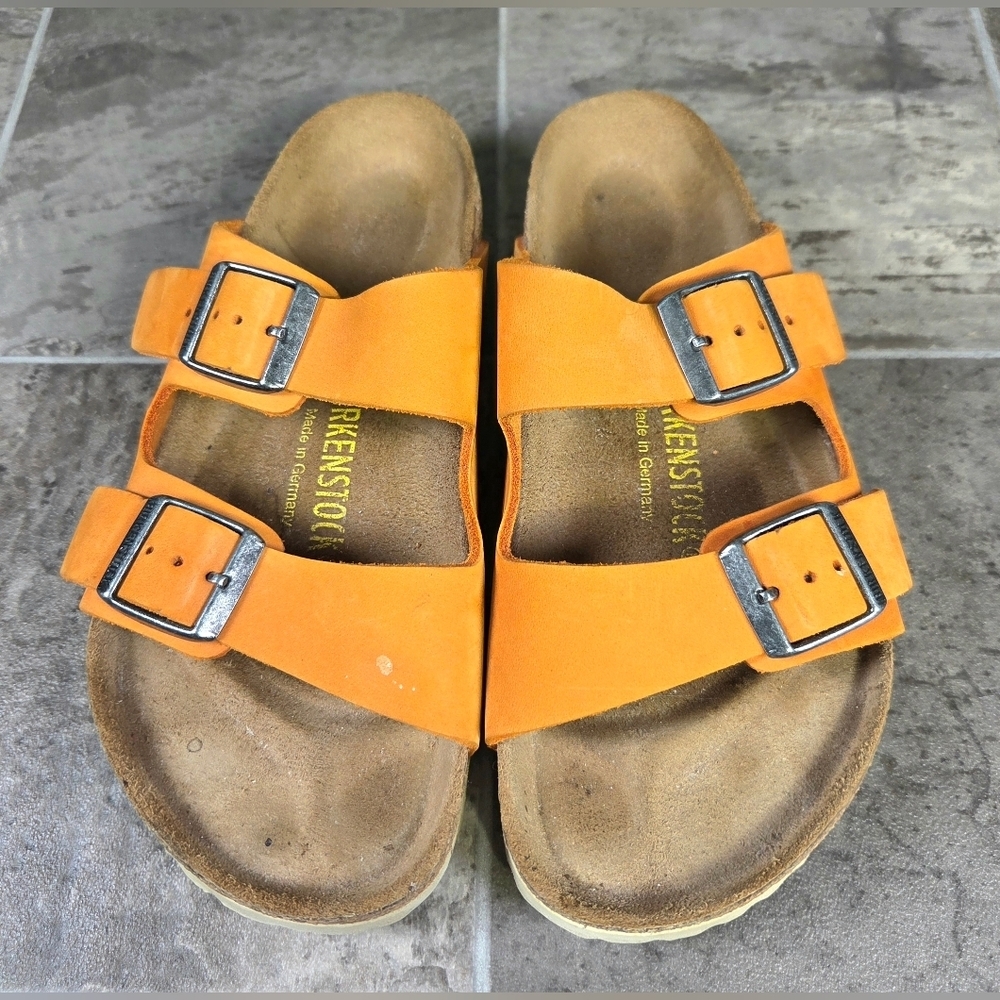 BIRKENSTOCK ARIZONA NUBUCK LEATHER SANDALS. - Picture 4 of 12